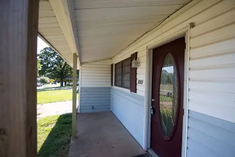 521 E Munson St, Denison, TX 75021