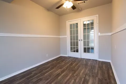 521 E Munson St, Denison, TX 75021 photo 15