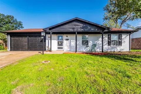 7413 Beaty St, Fort Worth, TX 76112