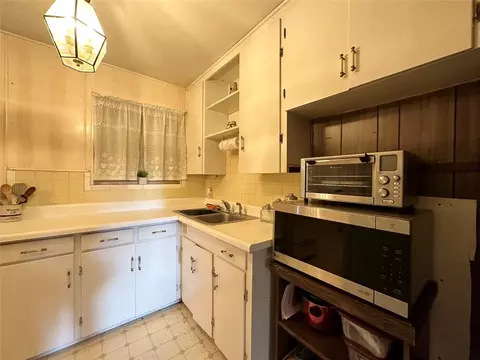 1219 E 15th St, Irving, TX 75060 photo 6