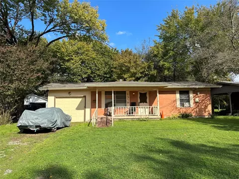 1219 E 15th St, Irving, TX 75060