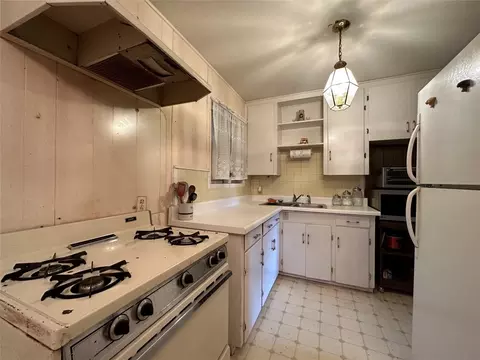 1219 E 15th St, Irving, TX 75060 photo 5