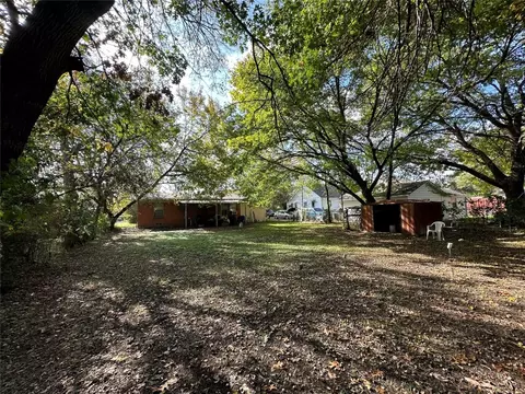 1219 E 15th St, Irving, TX 75060 photo 22