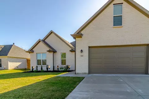 114 Hillcrest Rd, Lake Dallas, TX 75065