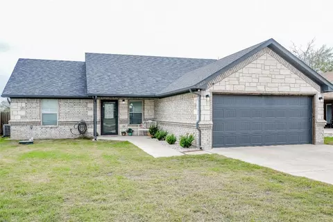 2415 Creek Dr, Granbury, TX 76048