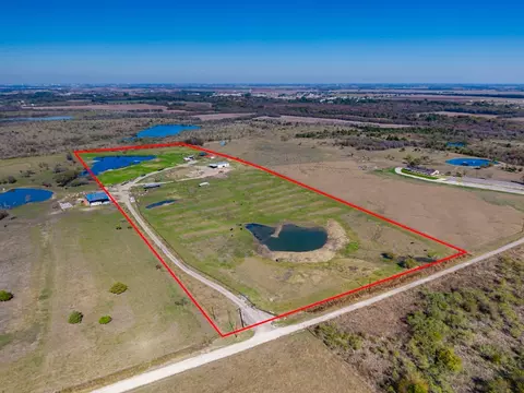 553 Jenkins Rd, Waxahachie, TX 75165