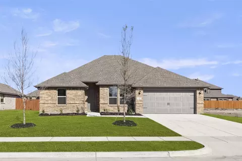 319 Chapel Hill Dr, Forney, TX 75126