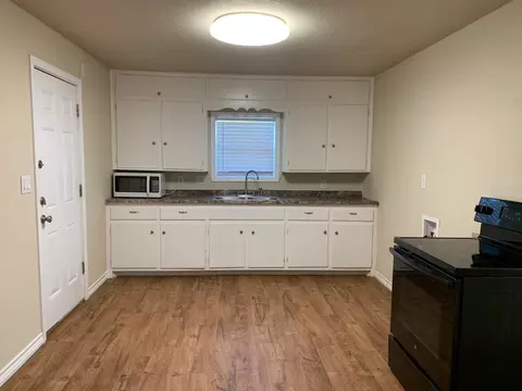 719 E Gandy St, Denison, TX 75021 photo 6
