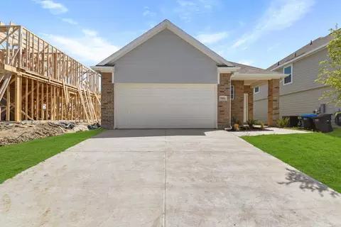 9804 Dynamics Dr, Fort Worth, TX 76131