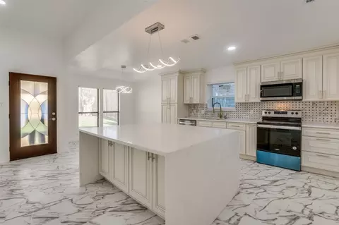 2510 Claremont Dr, Grand Prairie, TX 75052