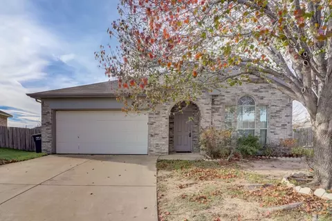 6421 New Harbor Ln, Fort Worth, TX 76179