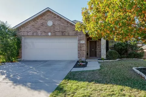 525 Azalea Dr, Royse City, TX 75189