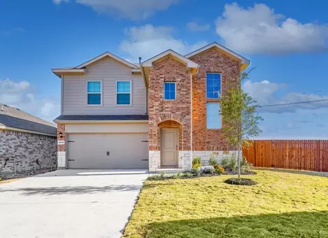5200 Star Bright Dr, Fort Worth, TX 76179