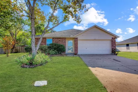 131 Sandlewood Dr, Terrell, TX 75160