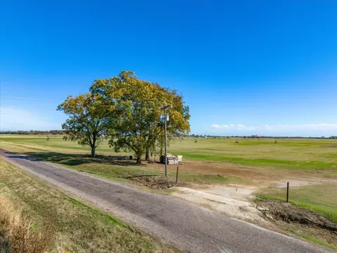541 Walden Rd, Whitesboro, TX 76273