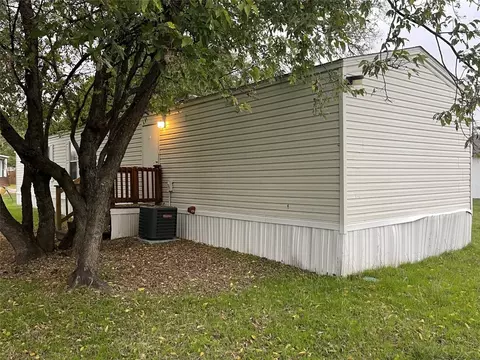 1908 Pelican Dr N, Pelican Bay, TX 76020