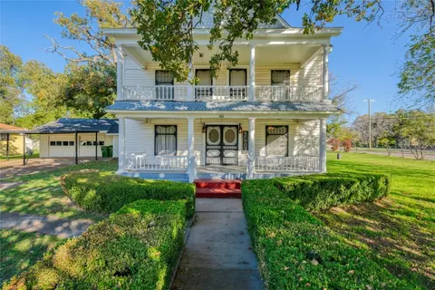 100 W 2nd St, Springtown, TX 76082