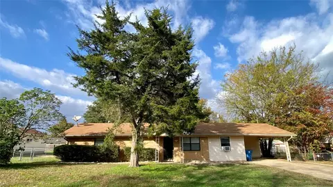 160 Washington St, Van, TX 75790