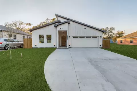 2823 Arizona Ave, Dallas, TX 75216