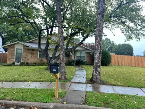 501 Santa Cruz Dr, Garland, TX 75043
