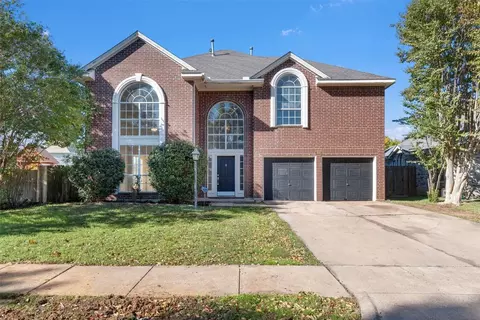 321 Parkview Dr, Hurst, TX 76053