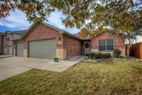 2003 Wellington Pt, Heartland, TX 75126