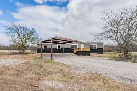 108 Ringo Ct, Bridgeport, TX 76426