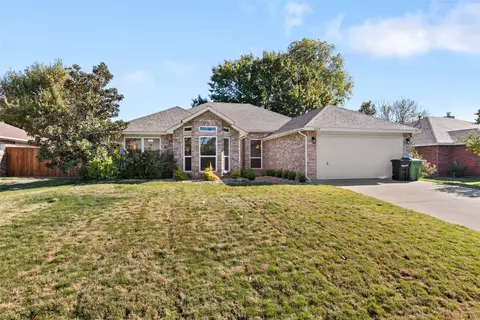2129 Wedgewood Dr, Grapevine, TX 76051