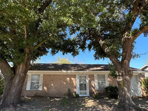 223 Redwood St, Mesquite, TX 75181