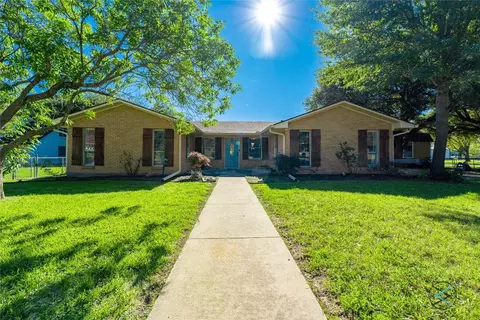 521 S Pearl St, Kemp, TX 75143