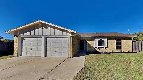 6425 Dorchester Trl, North Richland Hills, TX 76182