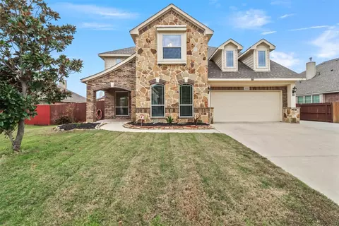 2215 Palmer Trl, Grand Prairie, TX 75052