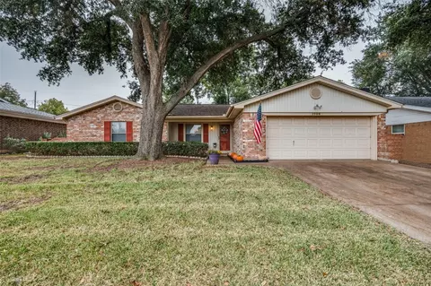 1908 Lexington Pl, Bedford, TX 76022