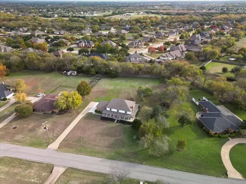3210 Oak Tree Ln, Midlothian, TX 76065