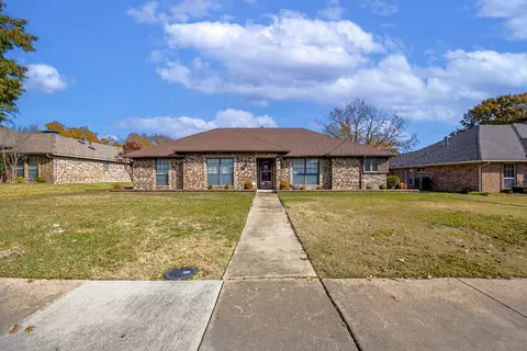 4916 Country Club Dr, Mesquite, TX 75150