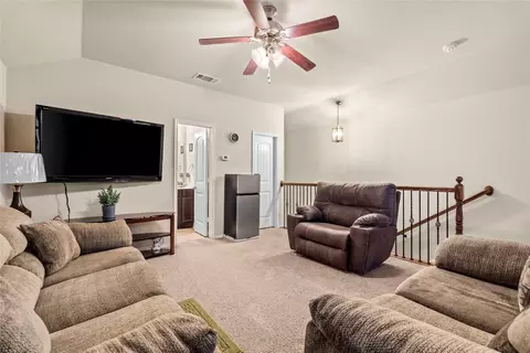 8713 Whirlwind Trl, Aubrey, TX 76227