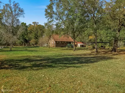 558 Hanson Dr, Doyline, LA 71023 photo 5