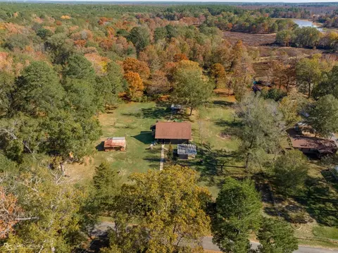 558 Hanson Dr, Doyline, LA 71023 photo 4