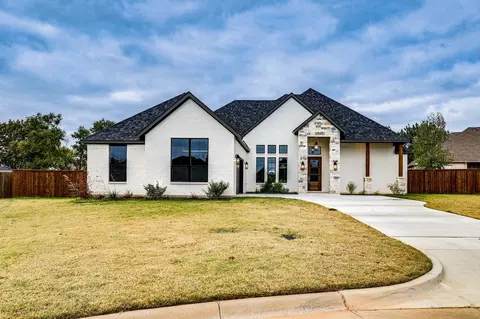 108 Bent Creek Ct, Cleburne, TX 76033