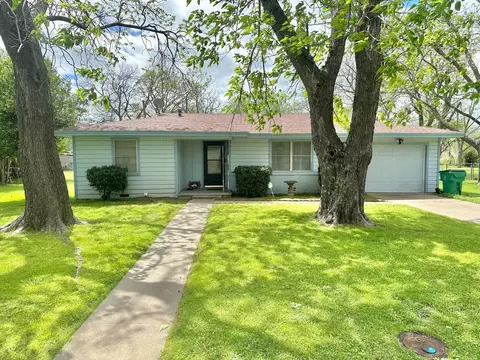 216 Rowland St, Stephenville, TX 76401