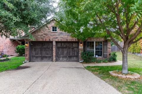 9149 Cottonwood Village Dr, Fort Worth, TX 76120