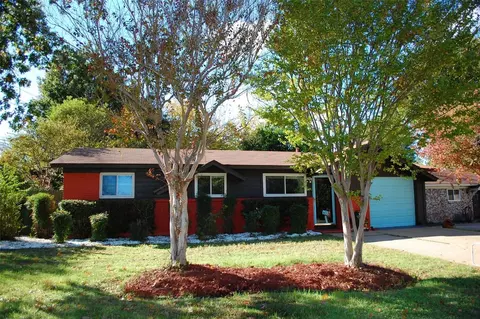 801 Nelson Ter, Bedford, TX 76022