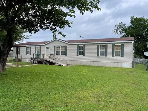 101 Hackberry Ln, Roanoke, TX 76262