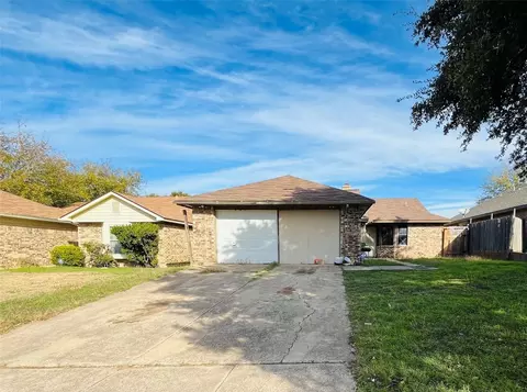 2411 Busch Dr, Arlington, TX 76014