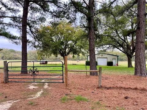 9236 Myrtlewood Dr, Grandview, TX 76050