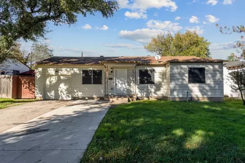 447 W Ireland Dr, Irving, TX 75062