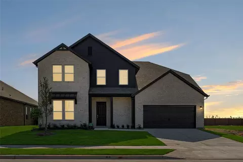 916 Pine St, Lavon, TX 75166