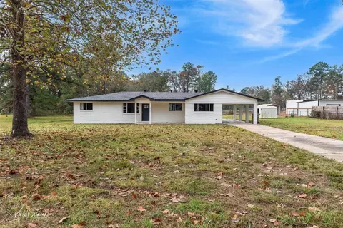 1061 Chipper Ln, Keithville, LA 71047