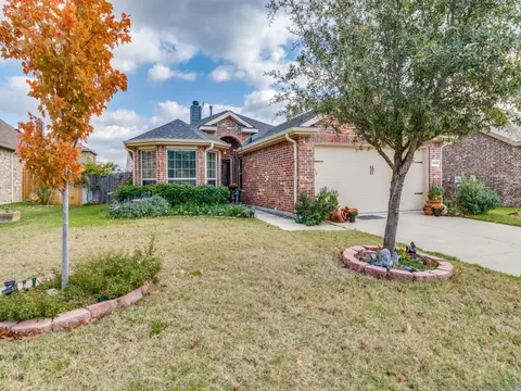 1519 Colgate Dr, Van Alstyne, TX 75495