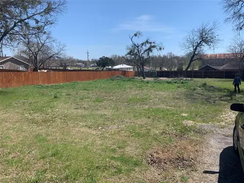 111 Mckinney Ave, Princeton, TX 75407